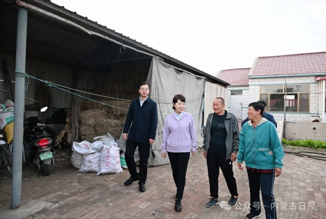 王莉霞在通辽市调研巩固拓展脱贫攻坚成果同乡村振兴有效衔接、国家通用语言文字教育教学工作（杨劼）.jpg