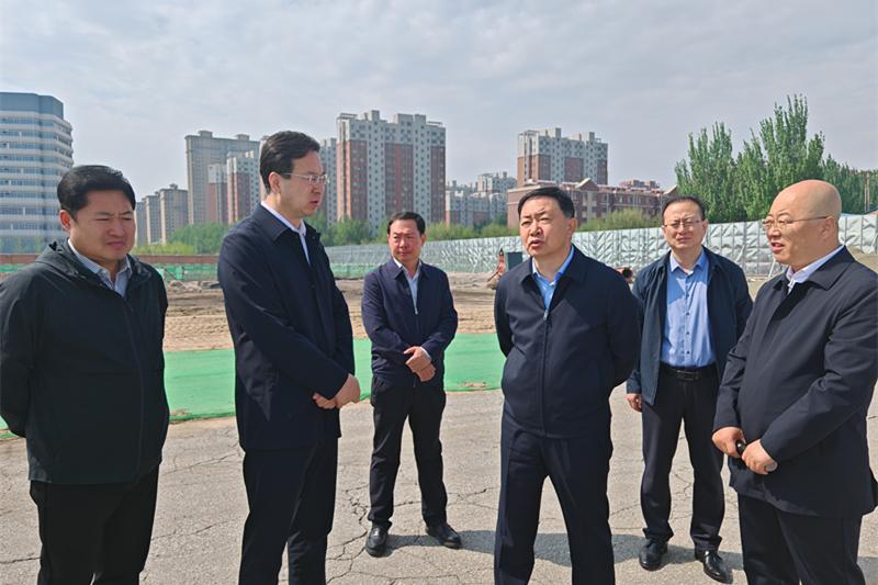 奇·达楞太赴科尔沁区调研1.jpg