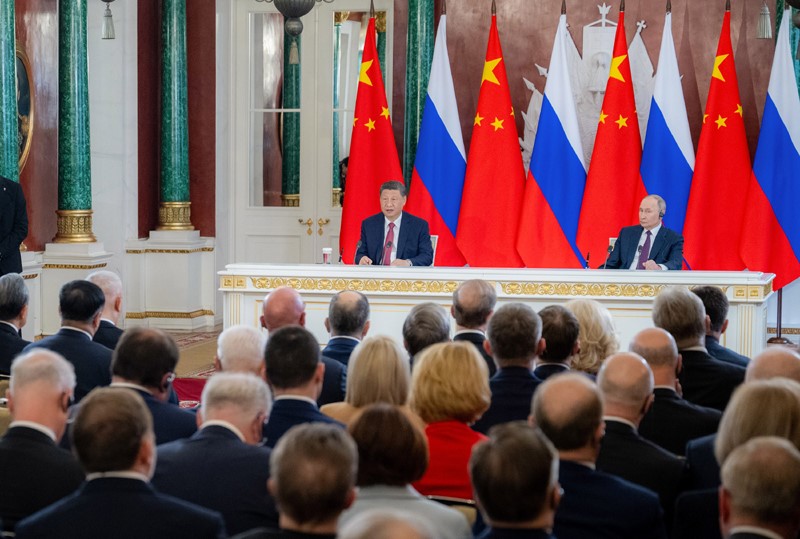 习近平同俄罗斯总统普京举行会谈4.jpg